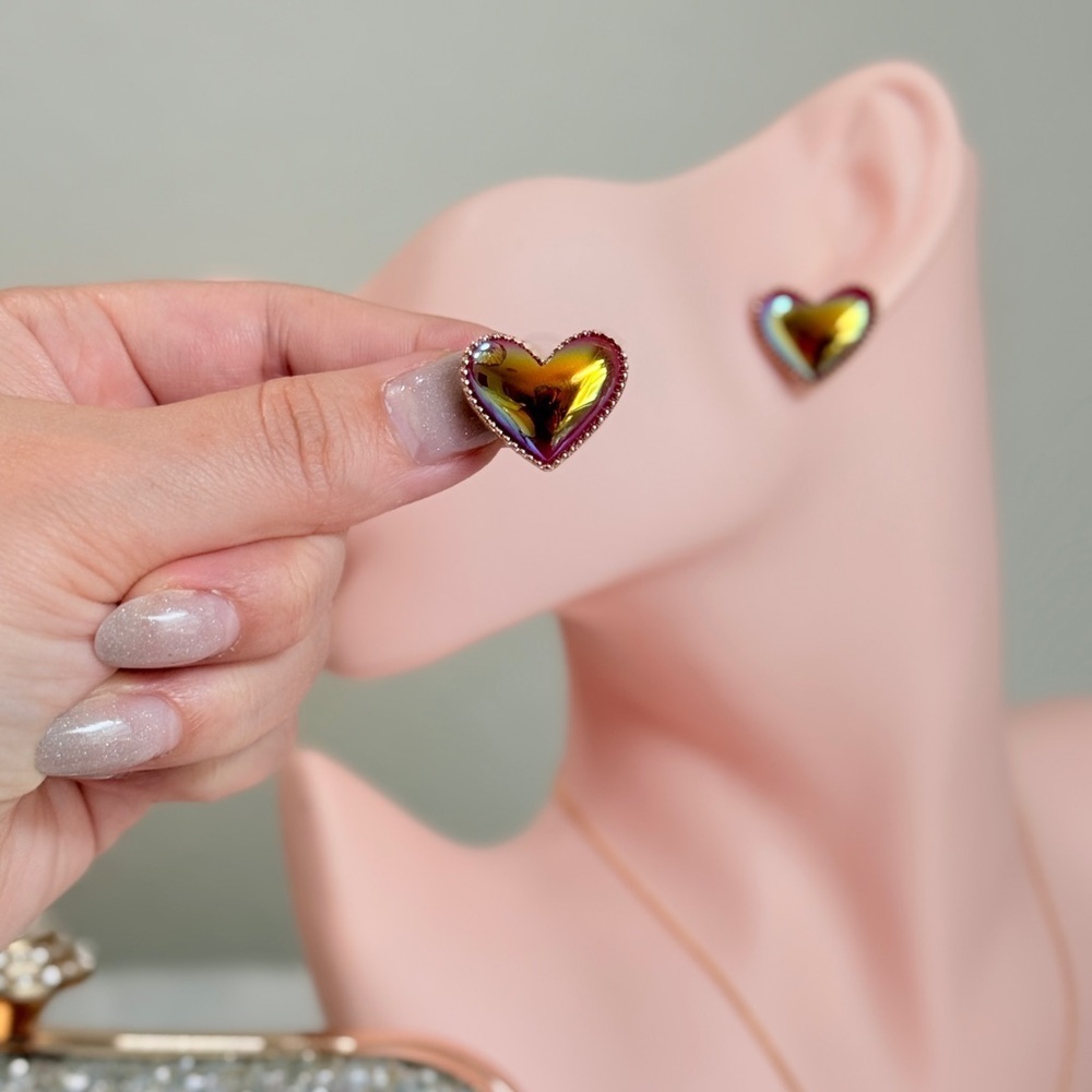 ⚜️ Heart-Shaped Gold and Red Earrings